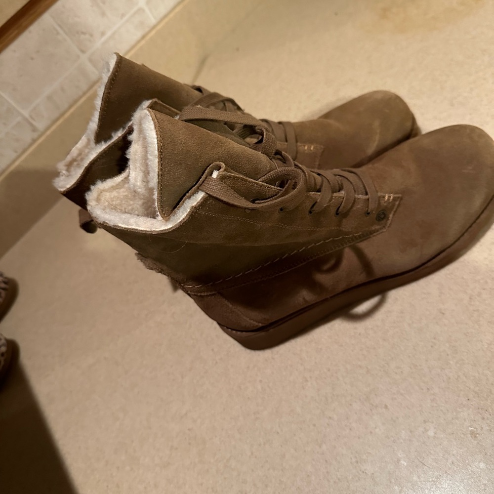 Bear paw boots